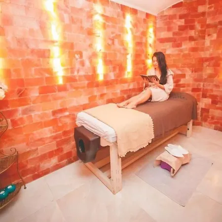 Ceasar Cyprus - Leona *