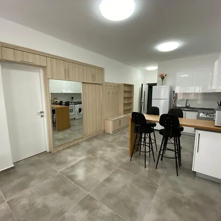 Ceasar Cyprus - Leona Perivolia tou Trikomou